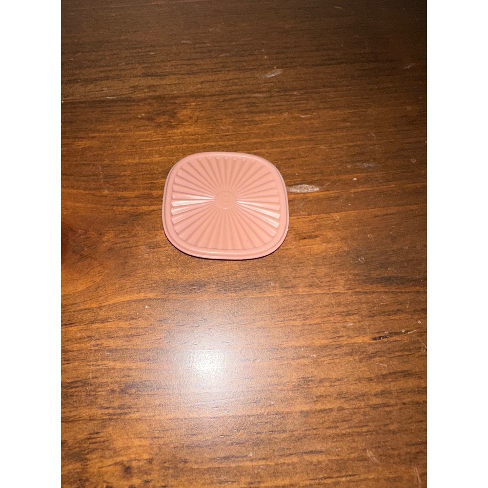 Tupperware Vintage Small Square Sunburst Seal magnet Lid 1.75in